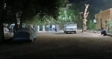 أسر الشباب الأربعة المنكوبين بالكهرباء في قنا تنهار أمام المشرحة