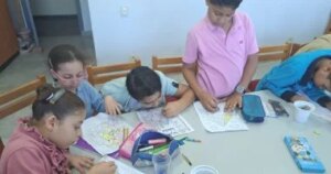 أطفال كفر الشيخ يرسمون الحضارة الفرعونية ليعبروا عن المتحف الكبير أطفال كفر الشيخ يرسمون الحضارة الفرعونية ليعبروا عن المتحف الكبير