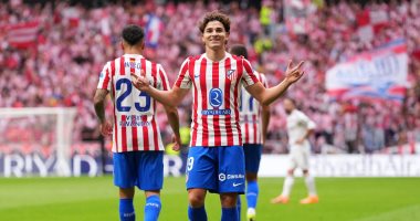 ألفاريز يقود هجوم أتلتيكو مدريد أمام بيتيس في الدوري الإسباني