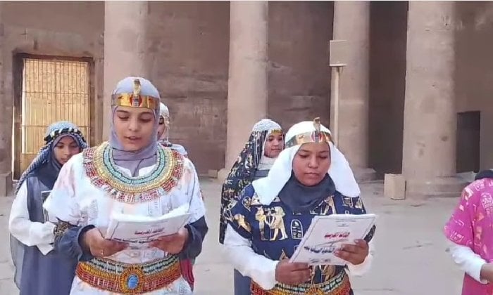 إذاعة مدرسية مميزة تطلقها طالبات الثانوية الفنية بنات داخل معبد بين جدران معبد حورس.. إذاعة مدرسية لطالبات الثانوية الفنية بنات تمزج بين التعليم والحضارة