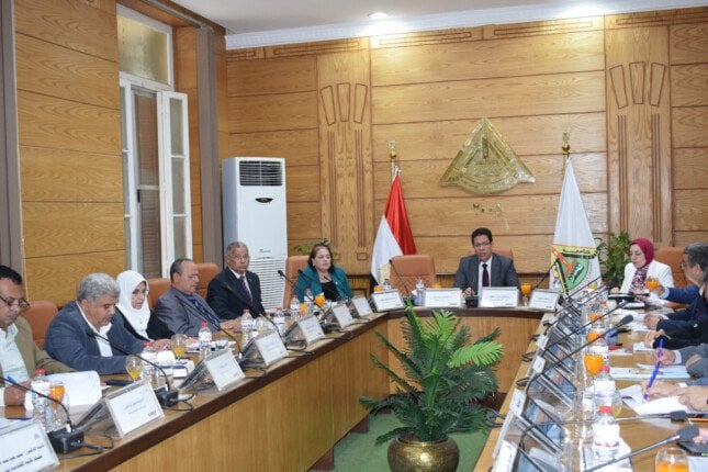 اعتماد برنامج بكاليوس مهني جديد في «الحُلي والمجوهرات» بجامعة بنها جامعة بنها تعتمد برنامج البكالوريوس المهني في «الحُلي والمجوهرات» بمقر العبور