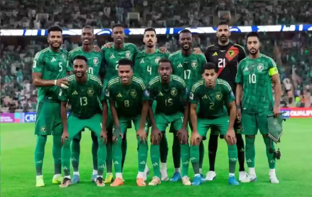 التشكيلة الأساسية