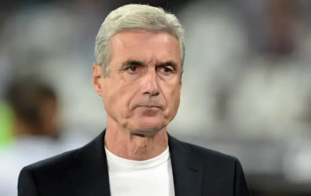 المدير الفني لنادي النصر السابق