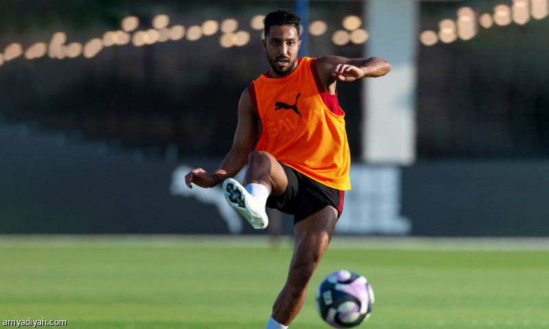 الهلال ينتظر سالم والدوسري يختبر لياقته قبل مواجهة الشباب الهلال ينتظر سالم والدوسري يختبر لياقته قبل مواجهة الشباب
