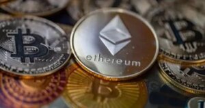 تراجع جماعي لأسعار العملات الرقمية .. وبيتكوين تهبط إلى 107 آلاف دولار