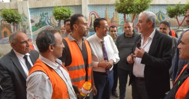 تزيين شوارع الغربية بمشاركة العاملين والطلاب ضمن مبادرة تجميل الأسوار تزيين شوارع الغربية بمشاركة العاملين والطلاب ضمن مبادرة تجميل الأسوار