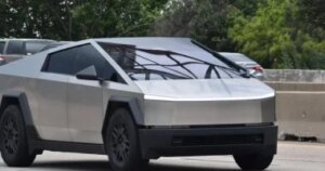 تسلا تستدعى آلاف من سيارات Cybertrucks بعد استمرار سقوط المصابيح الأمامية تسلا تستدعى آلاف من سيارات Cybertrucks بعد استمرار سقوط المصابيح الأمامية