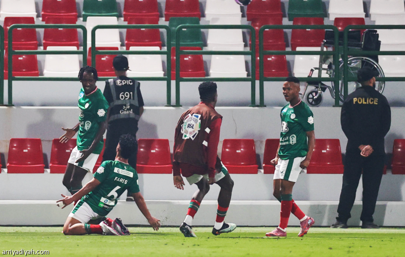 تعادل متأخر ينقذ الاتفاق من السقوط في دوري روشن تعادل متأخر ينقذ الاتفاق من السقوط في دوري روشن