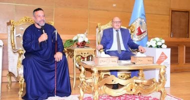 جامعة سوهاج تكرم محمد خميس لدوره في محاضرة حول المتحف المصري الكبير