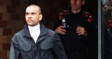 داني ألفيس "تلميذ يسوع" .. نجم البرازيل يختار الوعظ بالكنائس بعد البراءة .. تفاصيل