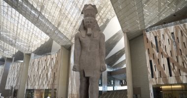 شاشات في أحياء ومراكز شباب وقصور ثقافة أسيوط لعرض افتتاح شاشات في أحياء ومراكز شباب وقصور ثقافة أسيوط لعرض افتتاح المتحف المصري الكبير