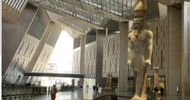 فنان تربية فنية من الشرقية يصنع تماثيل فرعونية احتفاءً بالمتحف فنان تربية فنية من الشرقية يصنع تماثيل فرعونية احتفاءً بالمتحف الكبير الجديد