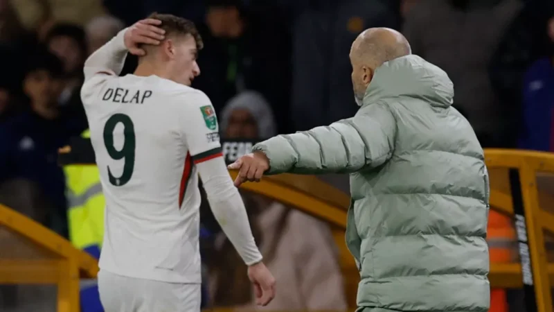 ماريسكا ينتقد نجمه بشدة بعد عودته ويصفه بالغباء الكامل