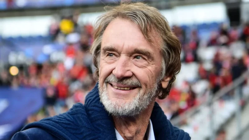 مالك مانشستر يونايتد يتدخل لوقف الصفقة المنتظرة في اللحظات الأخيرة