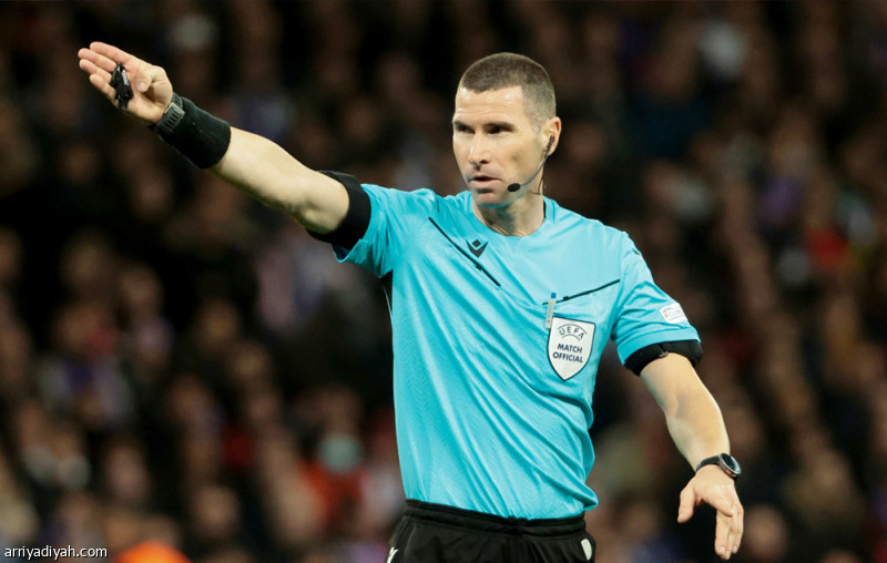 مبارة حاسمة بين الهلال والشباب بقيادة الحكم كاباكوف في دوري مبارة حاسمة بين الهلال والشباب بقيادة الحكم كاباكوف في دوري روشن