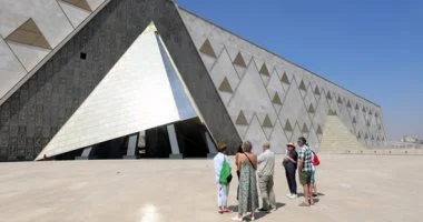 متحف المصرى الكبير يستعد لعرض سيناريو مراكب خوفو بشكل مميز ننشر سيناريو عرض متحف مراكب خوفو داخل المتحف المصرى الكبير