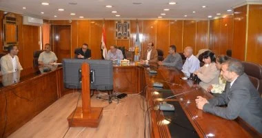 محافظ أسيوط يجري مقابلات لاختيار رؤساء قرى جدد لدعم الشباب محافظ أسيوط يجري مقابلات لاختيار رؤساء قرى جدد لدعم الشباب والمرأة