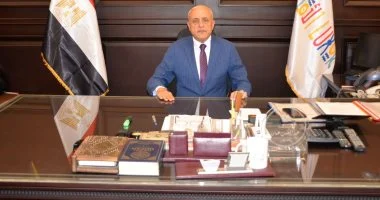 محافظ الأقصر يبارك لرؤساء المراكز والمدن اعتماد حركة المحليات الجديدة محافظ الأقصر يبارك لرؤساء المراكز والمدن اعتماد حركة المحليات الجديدة