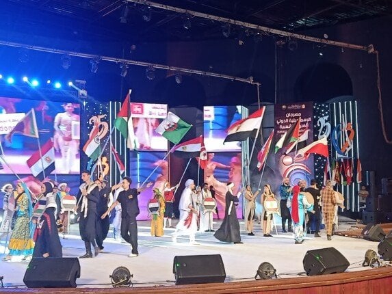 محافظ الإسماعيلية ورئيس الثقافة يختتمان بنجاح مهرجان الفنون الشعبية الدولي محافظ الإسماعيلية ورئيس قصور الثقافة يختتمان الدورة ٢٥ لمهرجان الإسماعيلية الدولي للفنون الشعبية