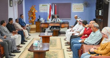محافظ جنوب سيناء يجتمع بمشايخ وأهالي خليج السويس لمناقشة مطالبهم.