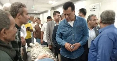 مدير تعليم سوهاج يتفقد حالة معلمي حادث طريق جرجا البلينا مدير تعليم سوهاج يتفقد حالة معلمي حادث طريق جرجا البلينا