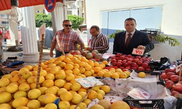 مدير تموين الإسكندرية يقوم بجولة تفقدية في سوق اليوم الواحد مدير تموين الإسكندرية يتفقد سوق اليوم الواحد بحي المنتزه