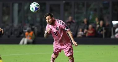 ميسي يؤكد حلمه في العودة لكأس العالم والدفاع عن اللقب ميسى: أحلم بالمشاركة مجددا فى كأس العالم والدفاع عن اللقب مع الأرجنتين