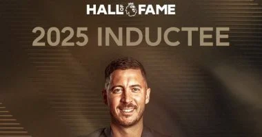 هازارد يحتفل بعودته للأضواء بانضمامه المميز لقاعة مشاهير الدوري الإنجليزي هازارد يعود للأضواء احتفالا بانضمامه لقاعة مشاهير الدورى الإنجليزى