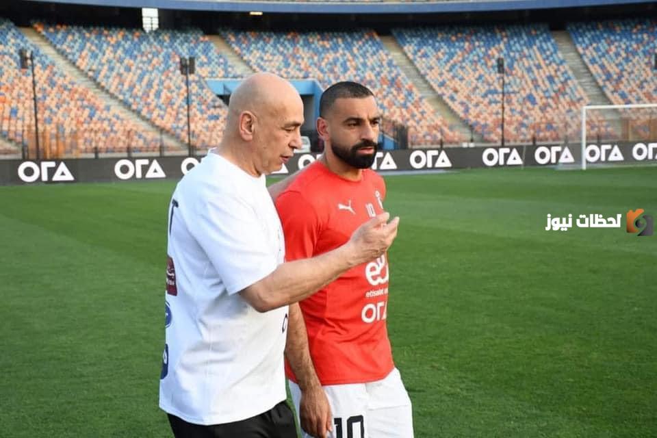 هشام زكريا يعطي حسام حسن