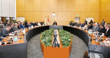 وزير الإسكان يواصل متابعة مشروعات المياه والصرف ضمن مبادرة “حياة وزير الإسكان يتابع موقف مشروعات المياه والصرف بمبادرة "حياة كريمة" بالفيوم والمنيا