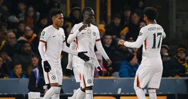 وولفرهامبتون يواجه تشيلسي في مباراة مثيرة والبلوز يتفوقون بثلاثية نظيفة وولفرهامبتون ضد تشيلسي.. البلوز يتقدم بثلاثية نظيفة فى شوط ناري.. فيديو