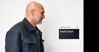 يوفنتوس يتعاقد رسميًا مع لوتشيانو سباليتي لتدريب الفريق حتى نهاية يوفنتوس يعلن تعيين لوتشيانو سباليتي مدربًا جديدًا لنهاية الموسم