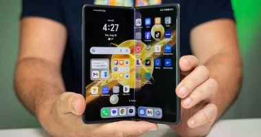 آيفون فولد يُعيد رسم خريطة المنافسة فى سوق الأجهزة القابلة للطى