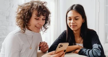 5 أبراج تقدر تقنع غيرها بآرائها وتؤثر عليهم.. أبرزهم برج الجدى