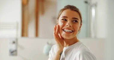 4 أبراج نسائية تعانى من هوس العناية بالبشرة.. أبرزها برج الأسد