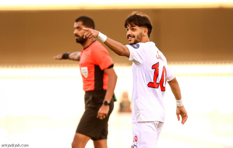 أبها يحقق فوزا عريضا على الجندل في دوري يلو الممتاز