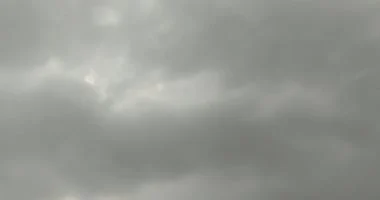 أجواء سوهاج تتغير فجأة: حرارة مرتفعة وأتربة وغيوم