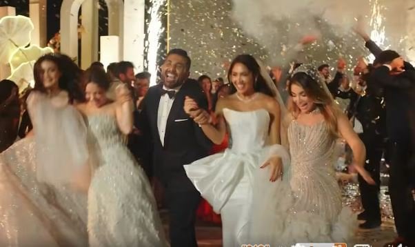 بعد حادث السخنة.. أحمد سعد يفاجئ جمهوره بزواجه من أربع فتيات «فيديو»