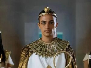 أحمد غزي بعد مشاركته في افتتاح المتحف المصري الكبير: أشعر بفخر كبير وأنا بشوف بلدي بتلمع كده أحمد غزي بعد مشاركته في افتتاح المتحف المصري الكبير: أشعر بفخر كبير وأنا بشوف بلدي بتلمع كده