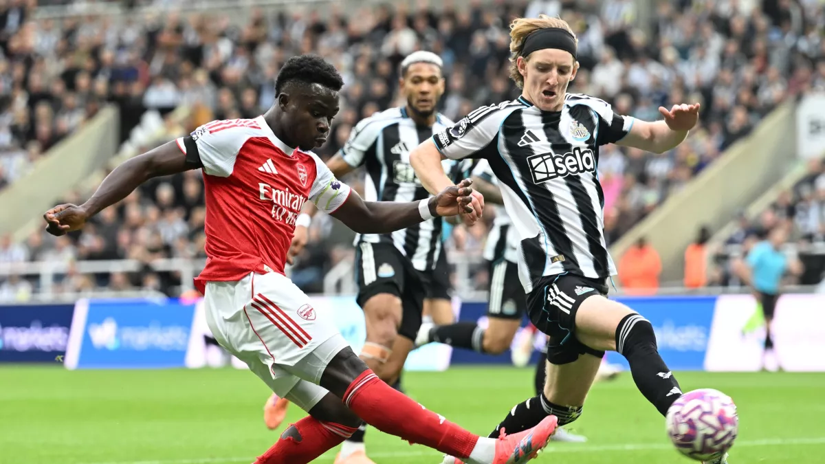 أرسنال يقترب من حسم تجديد عقد ساكا لفترة طويلة قادمة