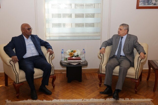 الفريق أسامة ربيع يبحث سبل التعاون مع هيئة الموانئ البحرية السودانية في مجالات تطوير الموانئ والتدريب الفني