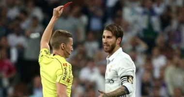 أكثر 10 لاعبين حصولًا على البطاقات الحمراء فى التاريخ.. تعرف عليهم