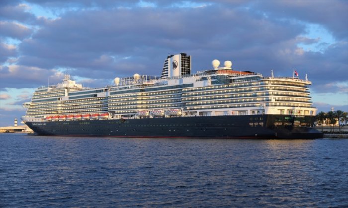 أمطار على الإسكندرية مع استمرار حركة الملاحة بالميناء