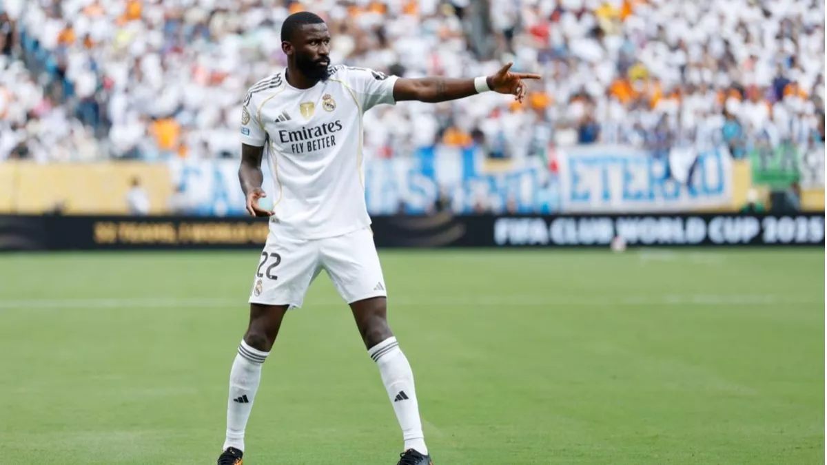 أنطونيو روديجير يدرس خيار تمديد عقده مع ريال مدريد بجدية