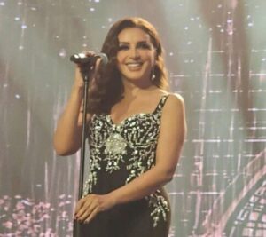 وسط حضور كامل العدد.. أنغام تشعل حماس جمهورها في حفل باريس