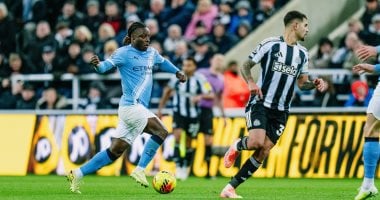 3 أهداف فى 6 دقائق تشعل قمة نيوكاسل ضد مان سيتى.. فيديو