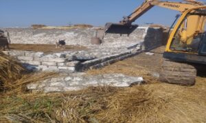 إزالة 3 حالات تعدٍ بالبناء المخالف جنوب بورسعيد