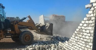 إزالة عشر تعديات على أراضي الدولة بعرابة أبيدوس وأولاد عليو في سوهاج