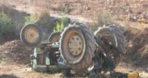 إصابة أربعة أطفال إثر انقلاب جرار زراعي في ترعة بالغربية