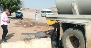 إصلاح طارئ لخط المياه المغذي لمحطة جبل تقوق بأسوان